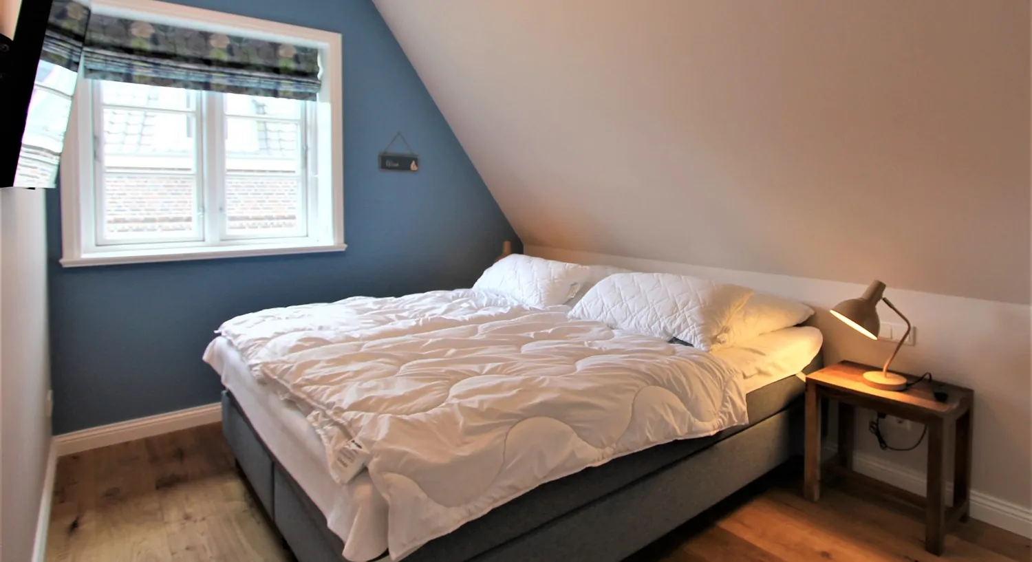 KfW 55-Standard: Hochwertig eingerichtete Doppelhaushälfte unter Reet