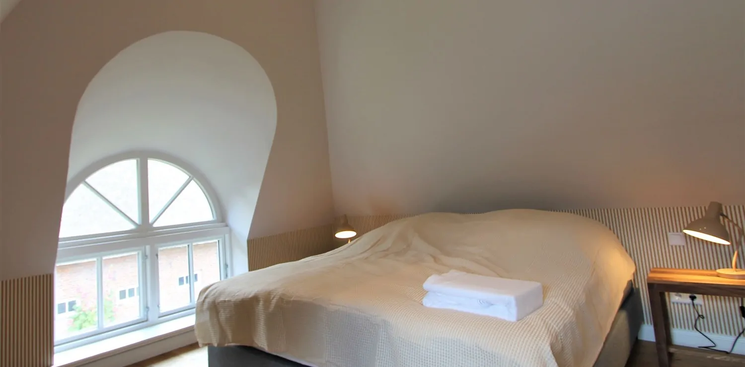 KfW 55-Standard: Hochwertig eingerichtete Ferienhaushälfte unter Reet