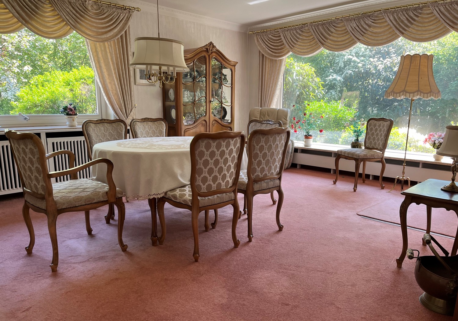 Walmdach-Villa in begehrter Wohnlage