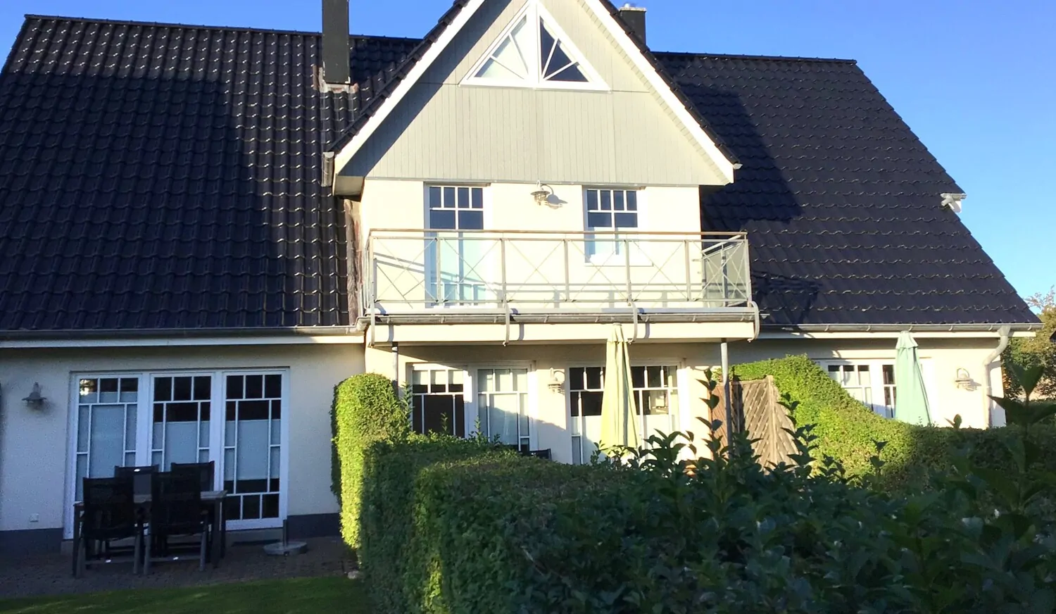 Drei Hausteile unter einem Dach in sehr guter Lage