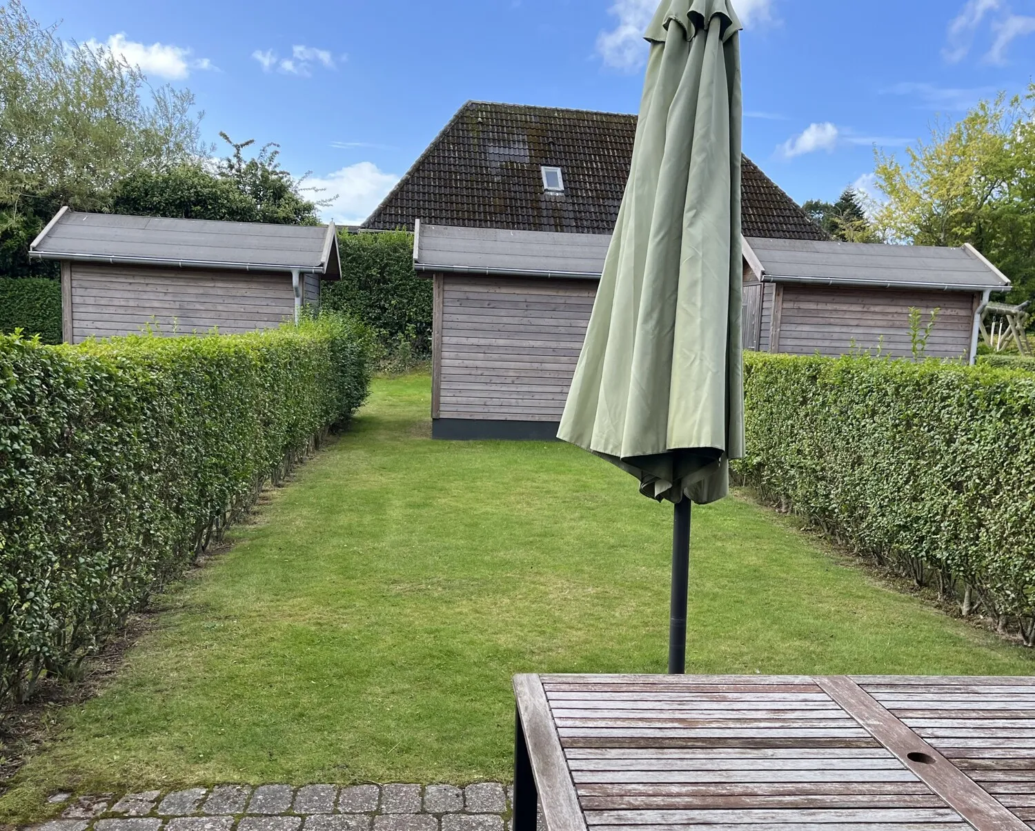 Drei Hausteile unter einem Dach in sehr guter Lage