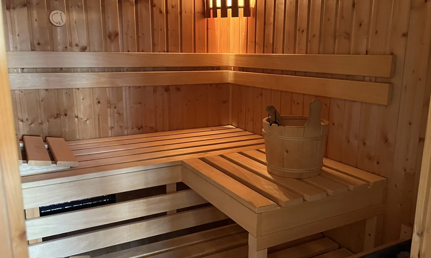 Drei Hausteile unter einem Dach in sehr guter Lage