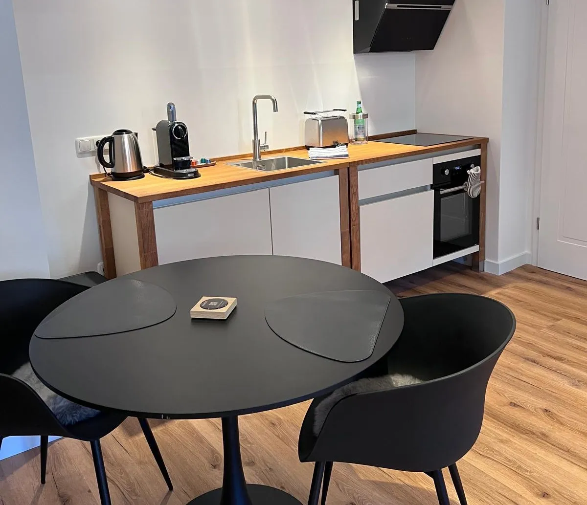 Top-Immobilie: Fünf exklusive Ferienwohnungen und eine Inhaberwohnung in begehrter Lage