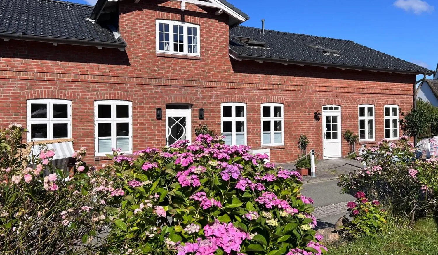 Top-Immobilie: Fünf exklusive Ferienwohnungen und eine Inhaberwohnung in begehrter Lage