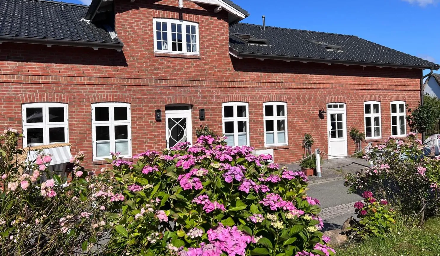 Top-Immobilie: Fünf exklusive Ferienwohnungen und eine Inhaberwohnung in begehrter Lage