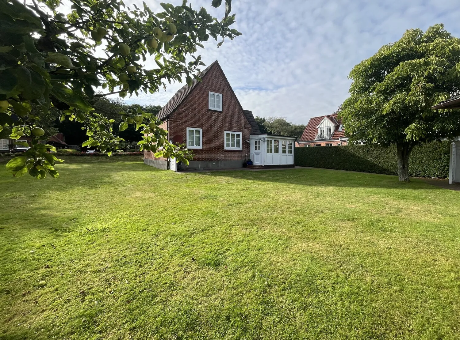 Charmant und sehr gepflegt: Kleines Traumhaus in begehrter Lage mit Potential