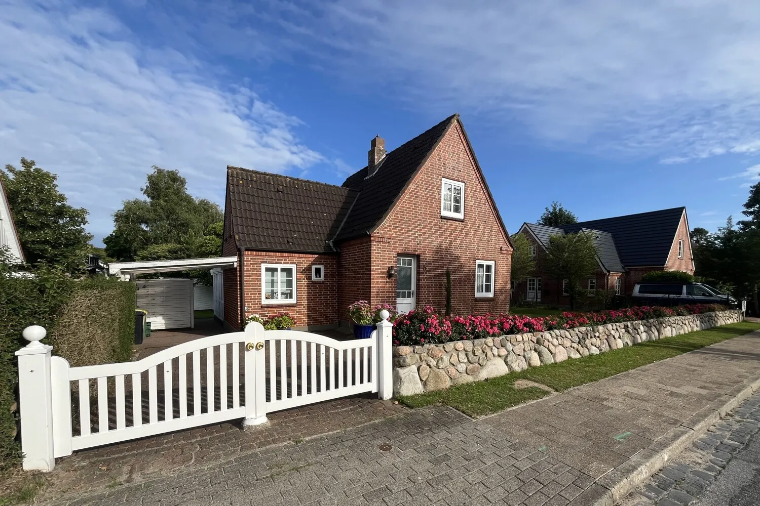 Charmant und sehr gepflegt: Kleines Traumhaus in begehrter Lage mit Potential