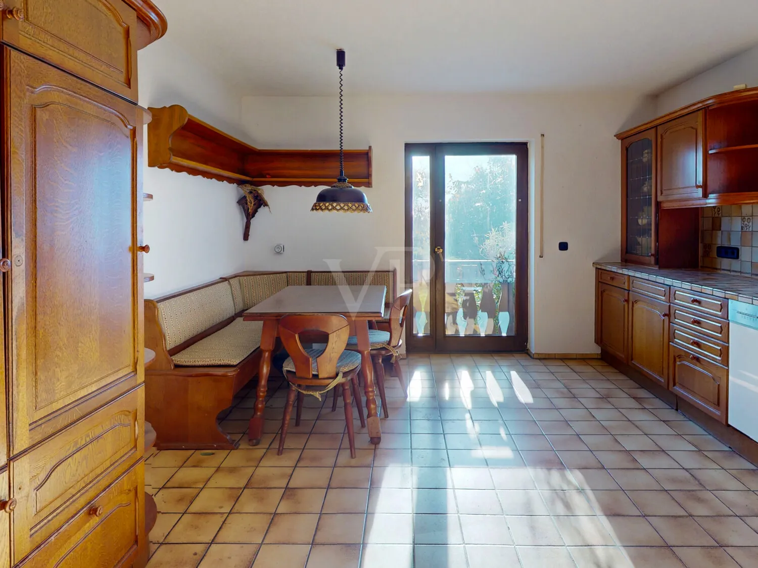 Küche mit angrenzendem Frühstücksbalkon