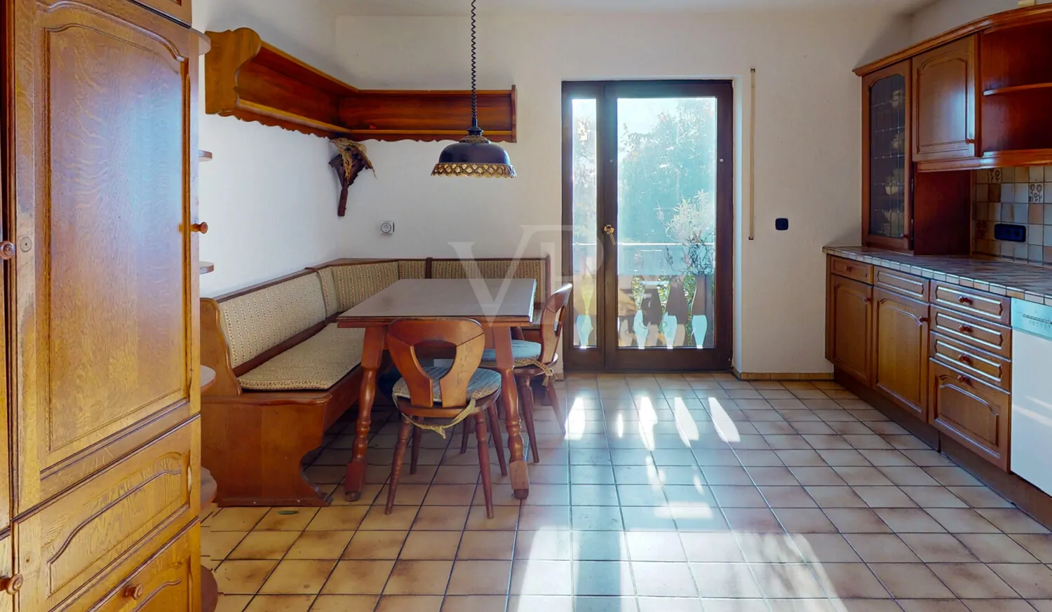 Küche mit angrenzendem Frühstücksbalkon