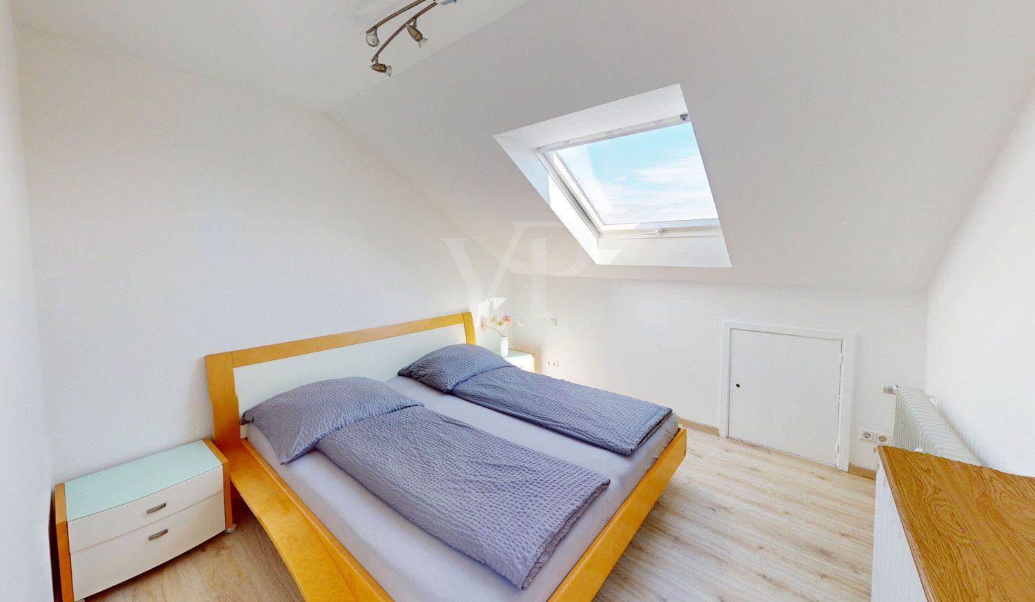 Schlafzimmer, DG
