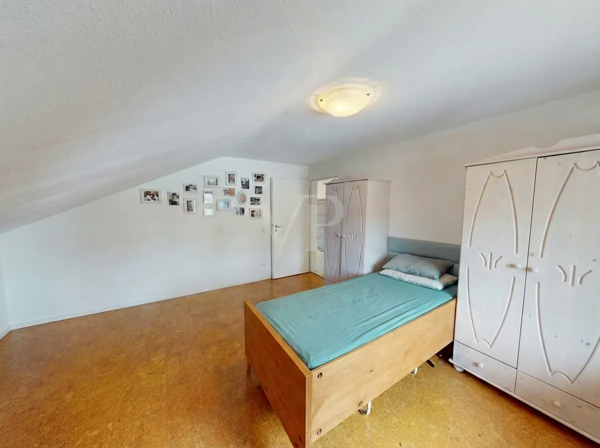 Helle 2-Zimmer-DG-Wohnung mit Balkon und traumhafter Aussicht