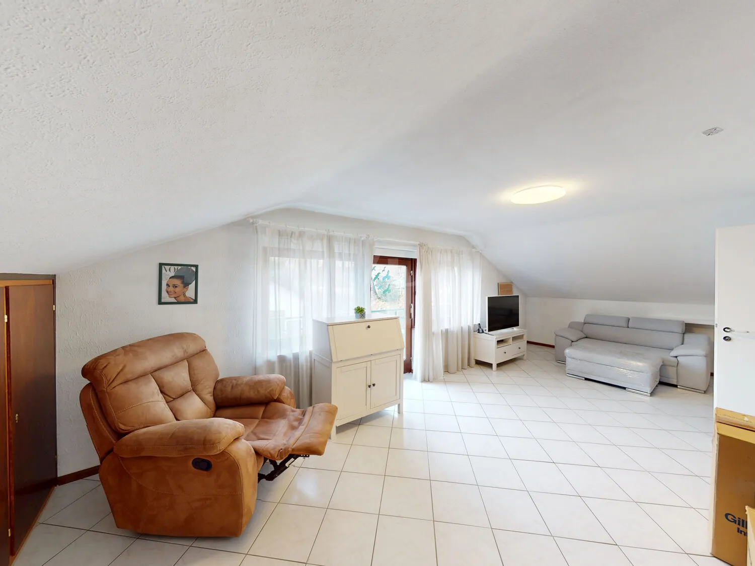 ... Zugang zum Balkon