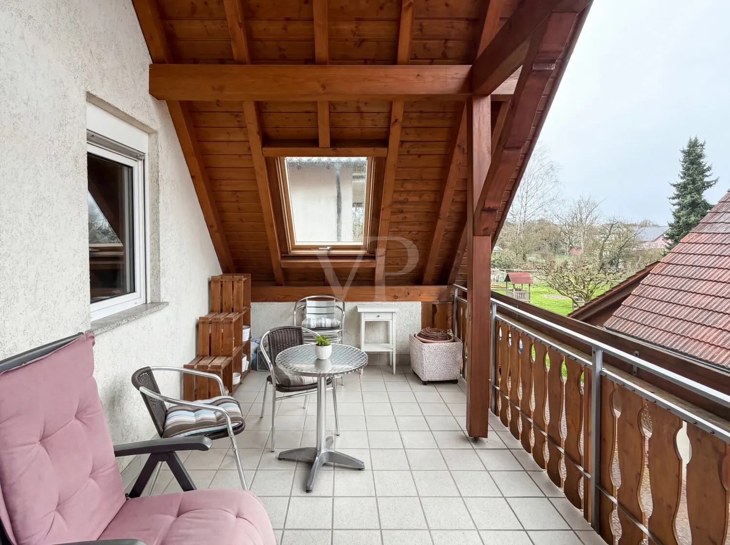 Überdachter Balkon