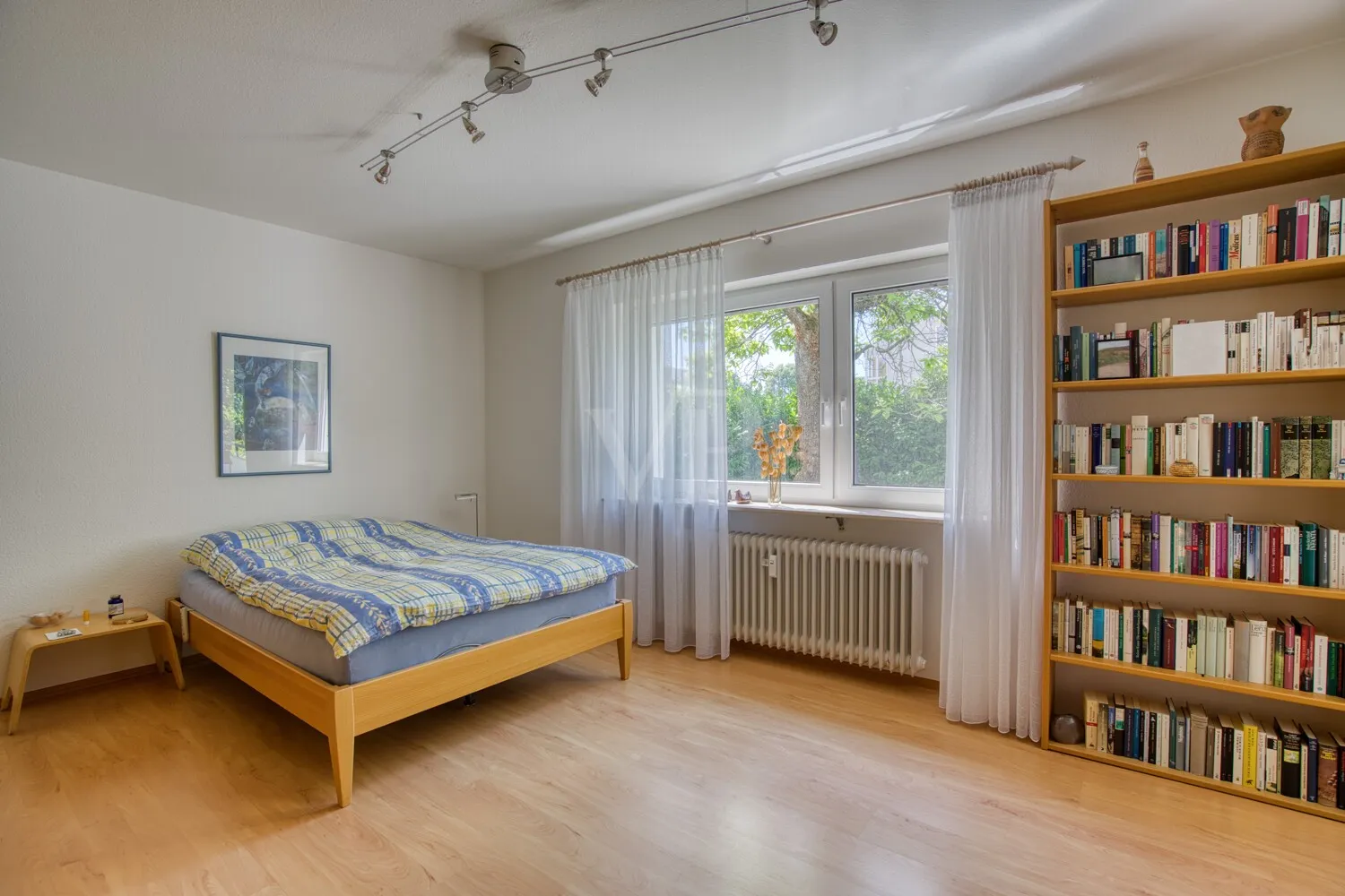 Schlafzimmer mit Zugang zur Terrasse