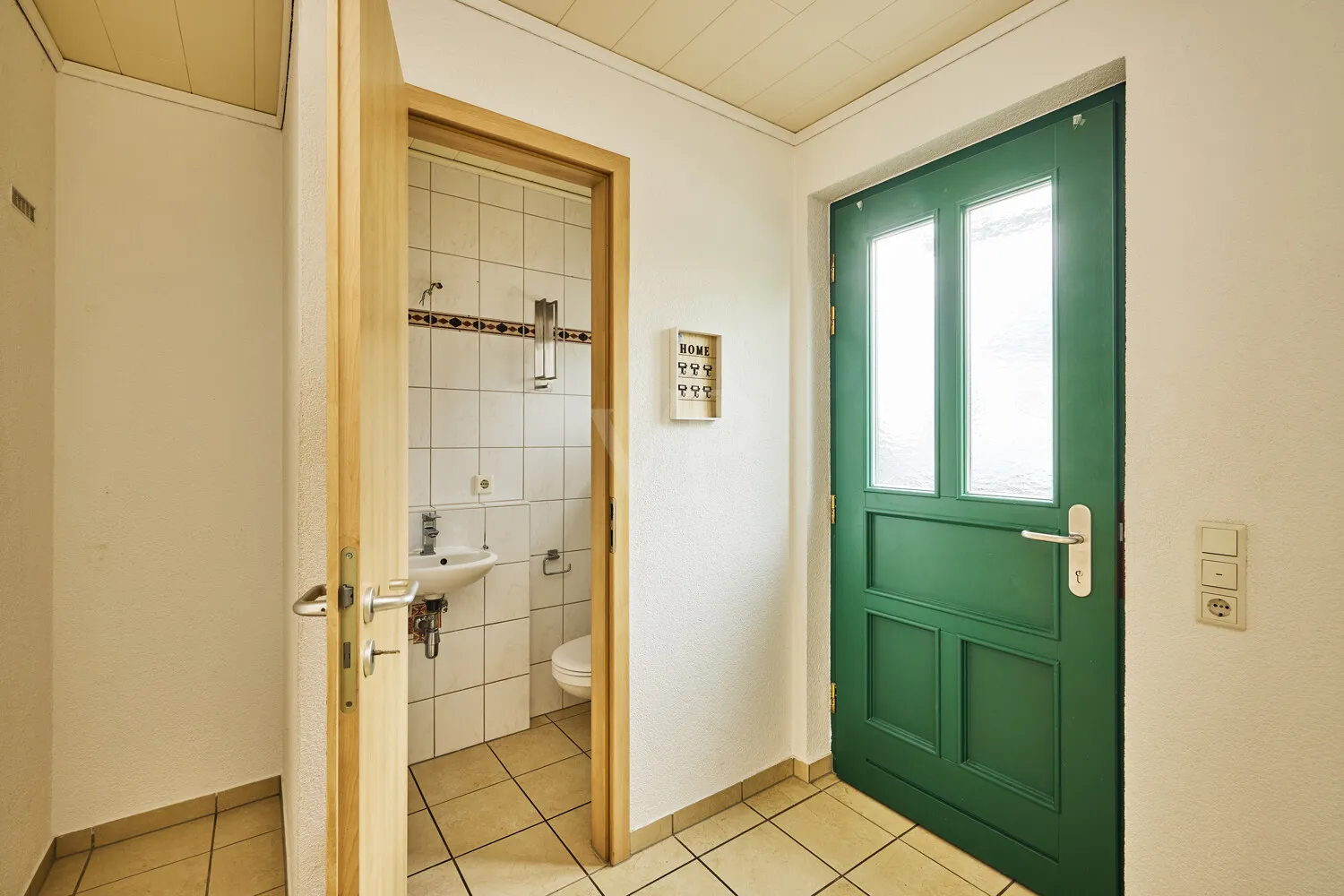 Eingangsbereich mit Gäste WC