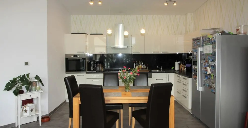 Küche- und Essbereich