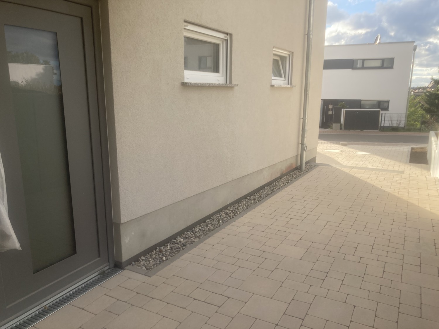 Neubau Maisonette Wohnung mit 2 Balkonen!