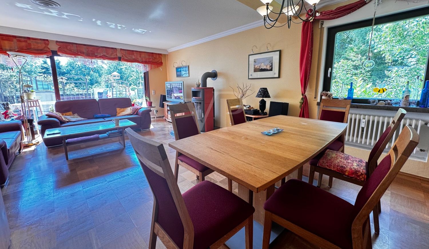 Reihenhaus-Bungalow
mit ca. 480 m² Grundstück