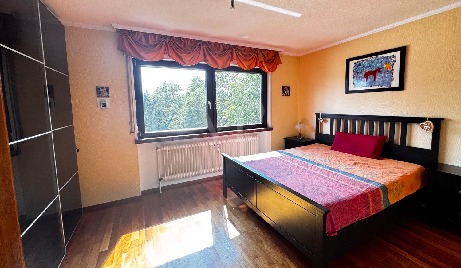 Reihenhaus-Bungalow
mit ca. 480 m² Grundstück