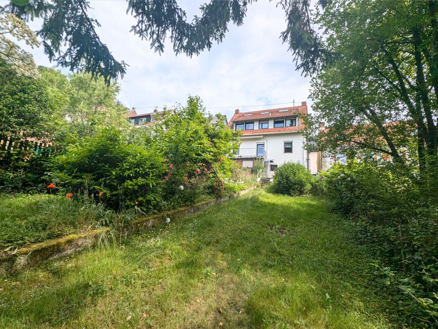 Ruhig. Stadtnah. Vielseitig.  Ein- bis Zweifamilienhaus in Saarbrücken-Herrensohr