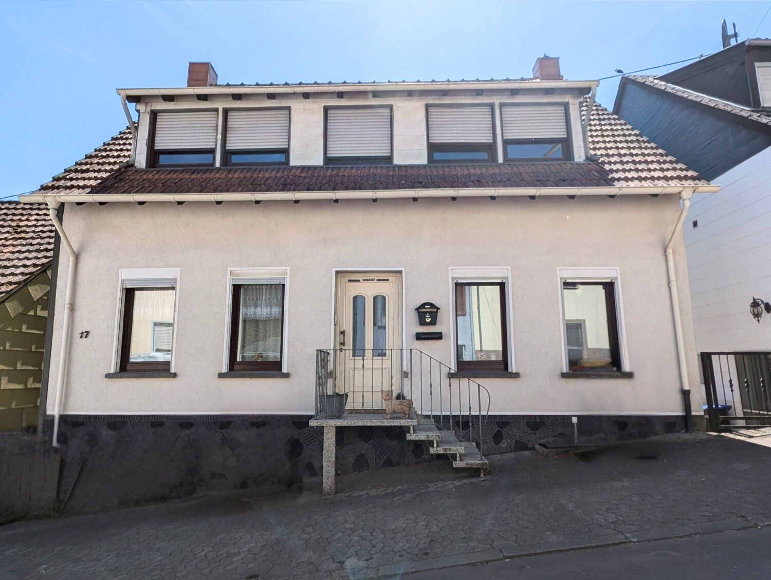 Ruhig. Stadtnah. Vielseitig.  Ein- bis Zweifamilienhaus in Saarbrücken-Herrensohr
