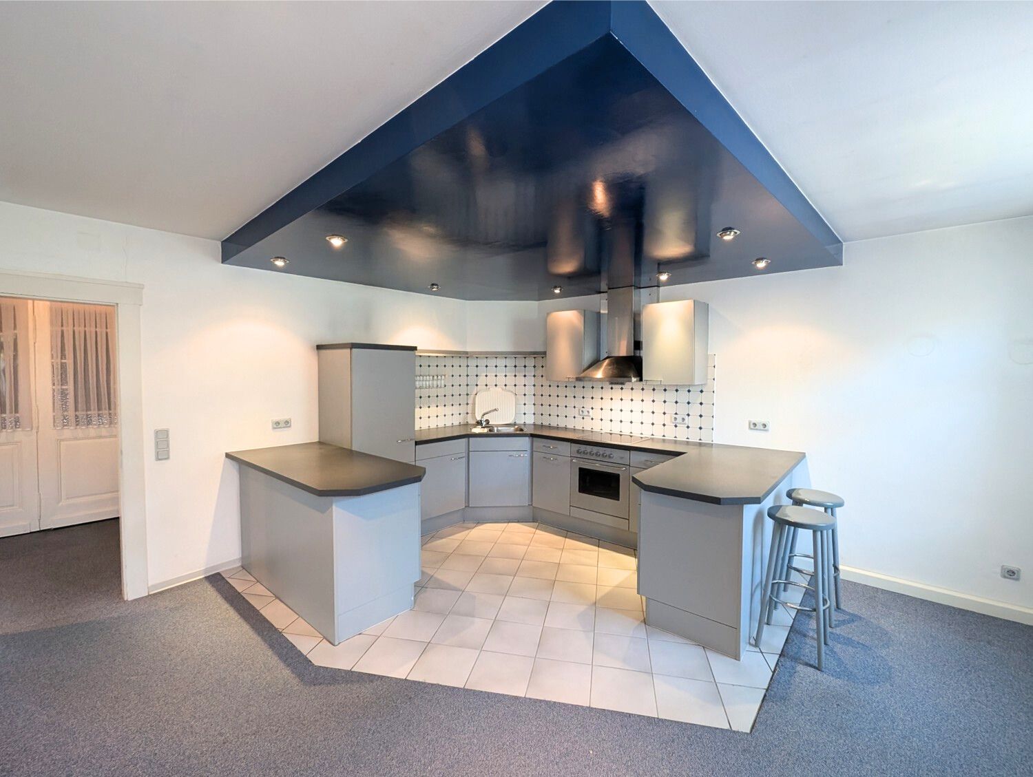 Großzügige 2-Zimmer-Wohnung in familiärer Atmosphäre 
- Stadtmitte Sulzbach/Saar