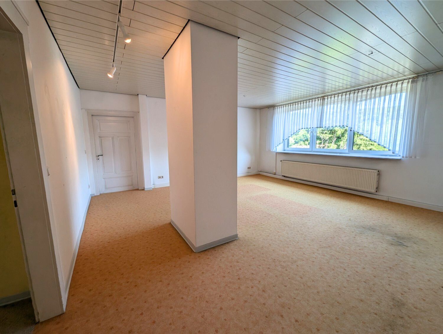 Großzügige 2-Zimmer-Wohnung in familiärer Atmosphäre 
- Stadtmitte Sulzbach/Saar