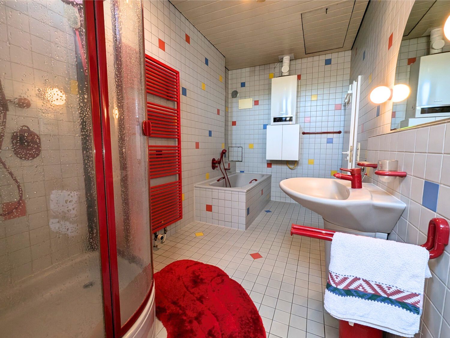 Großzügige 2-Zimmer-Wohnung in familiärer Atmosphäre 
- Stadtmitte Sulzbach/Saar