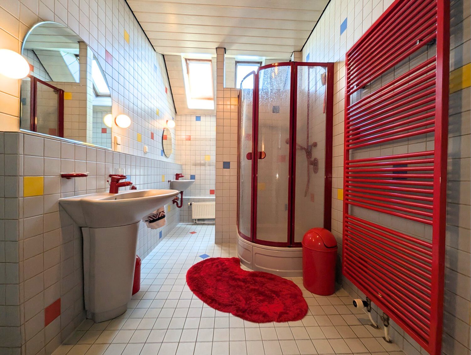 Großzügige 2-Zimmer-Wohnung in familiärer Atmosphäre 
- Stadtmitte Sulzbach/Saar