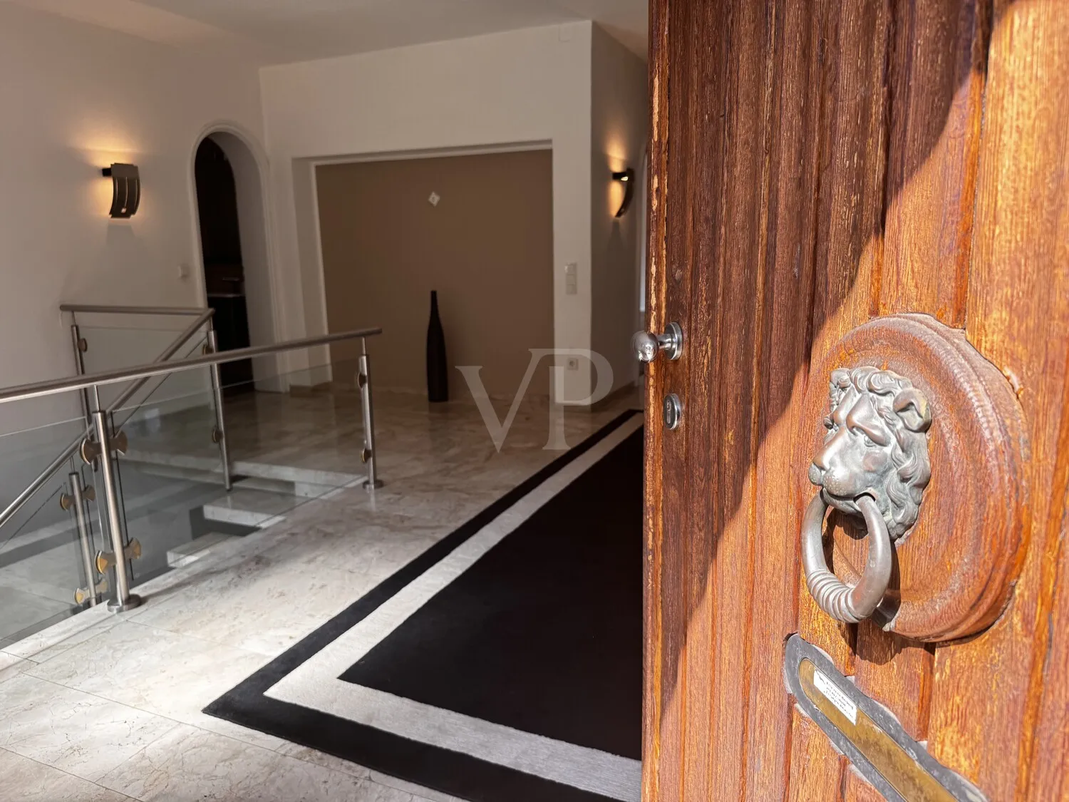 Repräsentative Villa am Triller!
Reduziert von 1.150.000 € auf 849.000 €