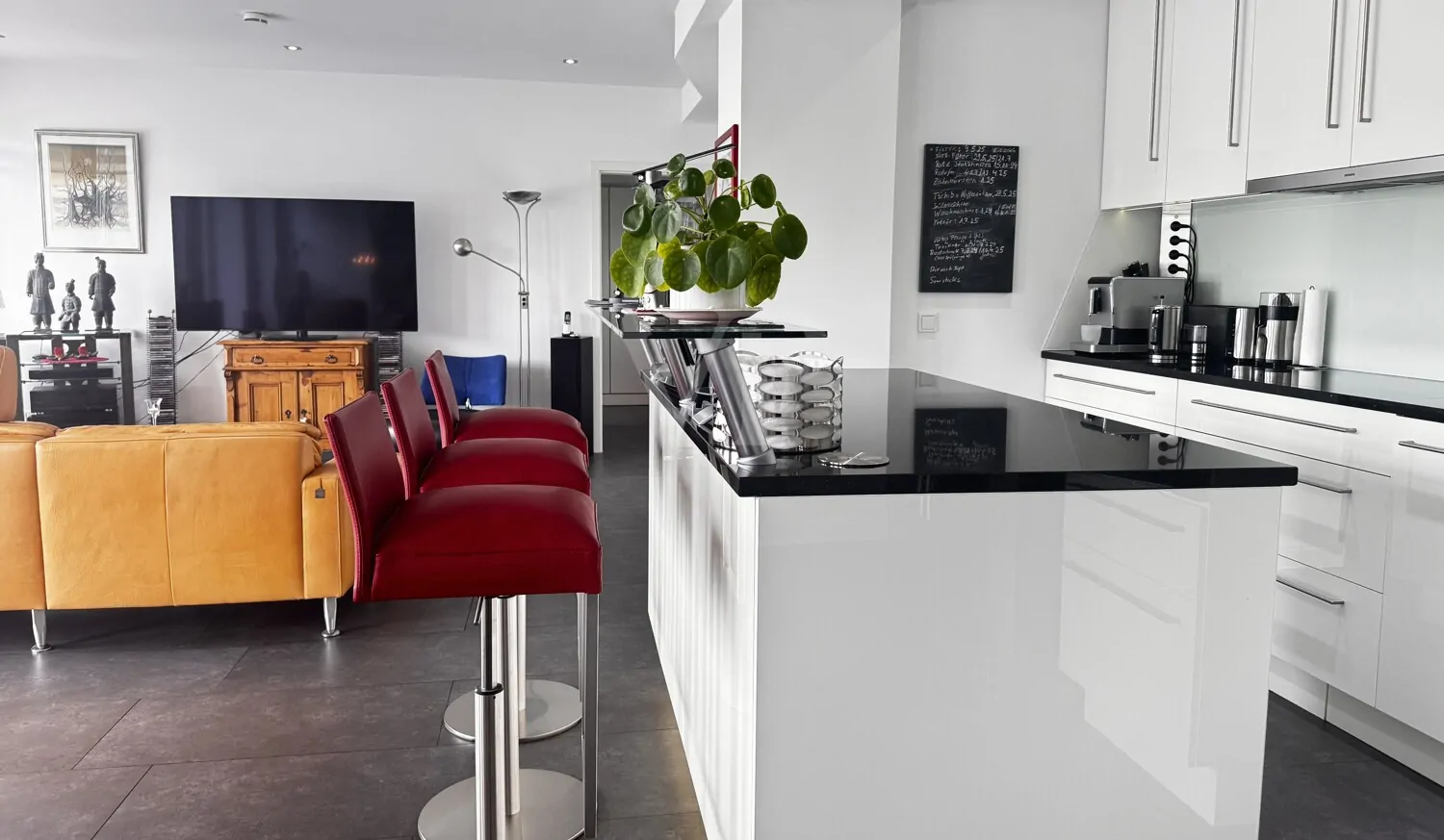 Exklusive 4 Zimmer-Loftwohnung
Berliner Promenade