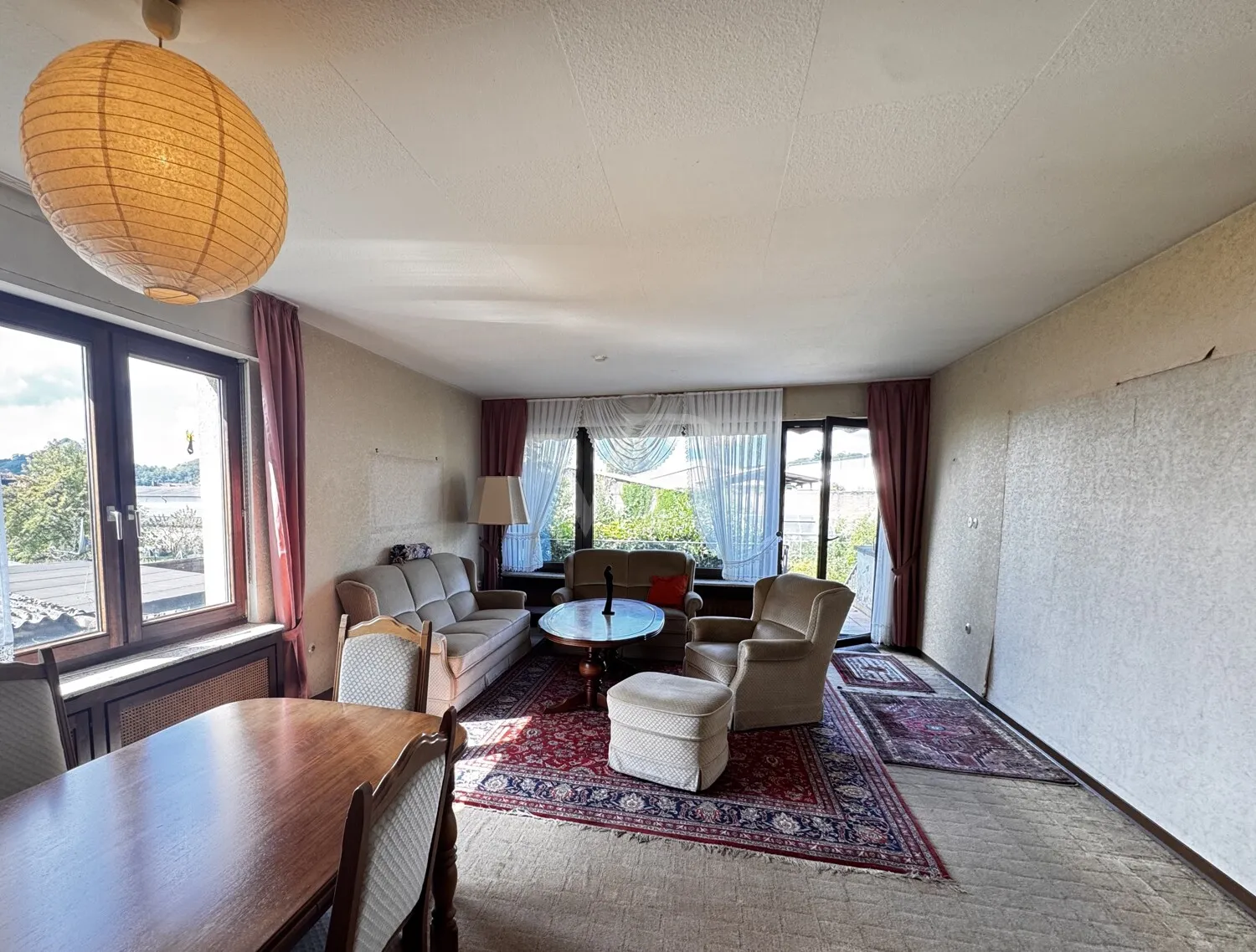 Familientraum in Völklingen! 
Doppelhaushälfte mit Gewächshaus und historischem Flair