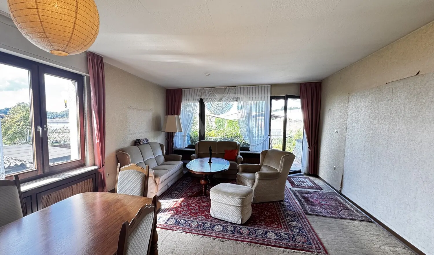 Familientraum in Völklingen! 
Doppelhaushälfte mit Gewächshaus und historischem Flair