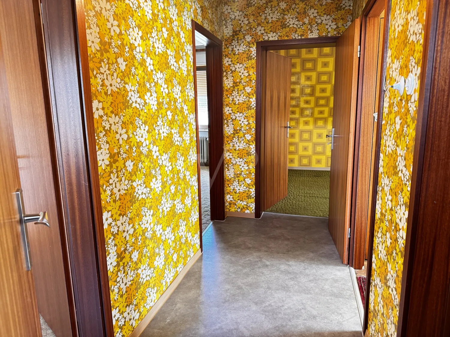 Familientraum in Völklingen! 
Doppelhaushälfte mit Gewächshaus und historischem Flair