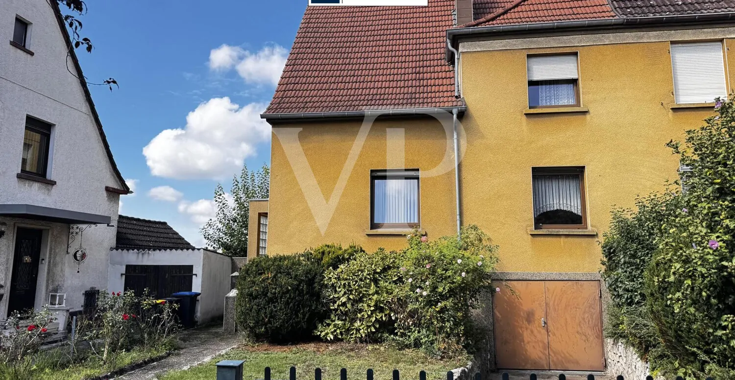 Familientraum in Völklingen! 
Doppelhaushälfte mit Gewächshaus und historischem Flair