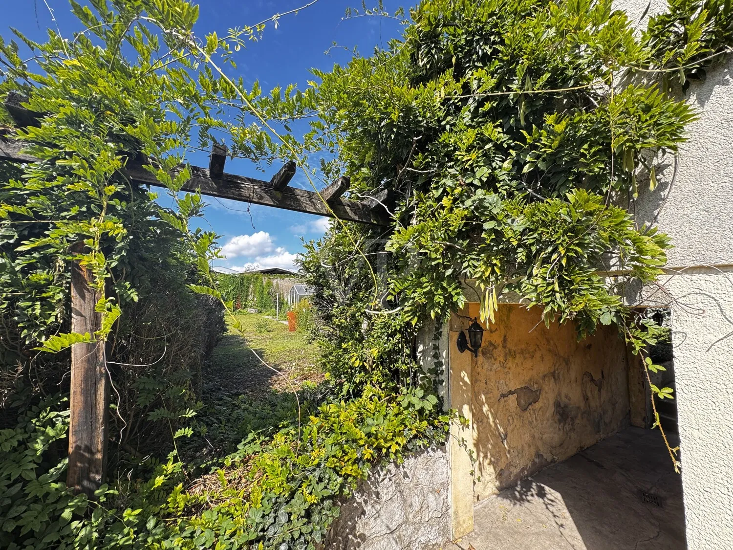 Familientraum in Völklingen! 
Doppelhaushälfte mit Gewächshaus und historischem Flair