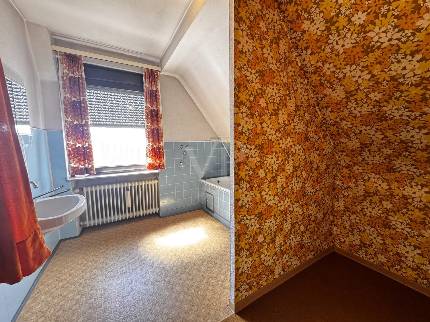 Familientraum in Völklingen! 
Doppelhaushälfte mit Gewächshaus und historischem Flair