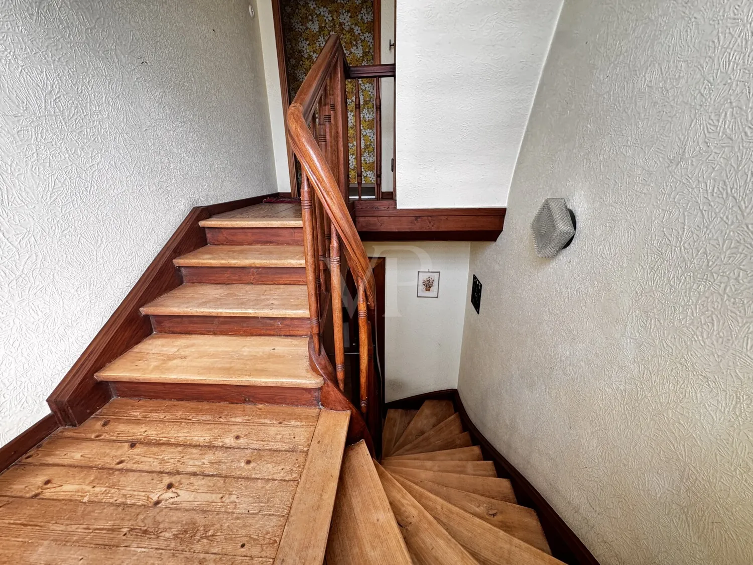 Familientraum in Völklingen! 
Doppelhaushälfte mit Gewächshaus und historischem Flair