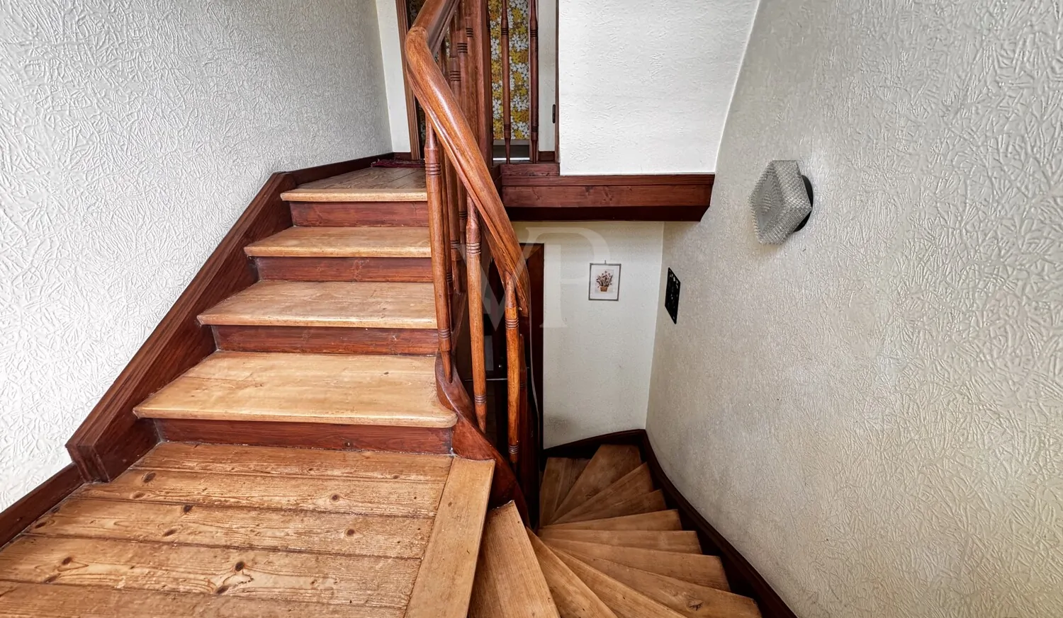 Familientraum in Völklingen! 
Doppelhaushälfte mit Gewächshaus und historischem Flair