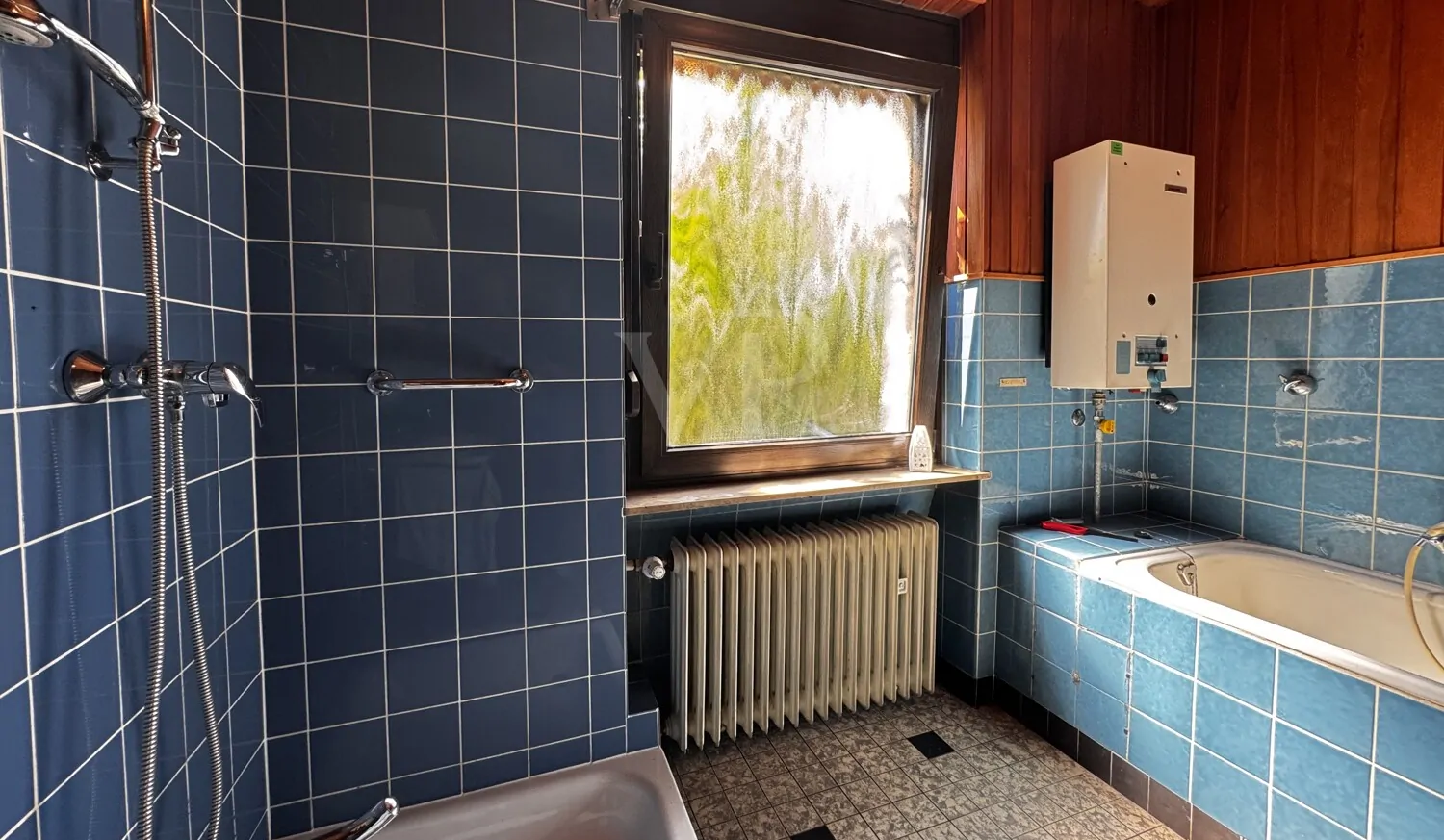 Familientraum in Völklingen! 
Doppelhaushälfte mit Gewächshaus und historischem Flair