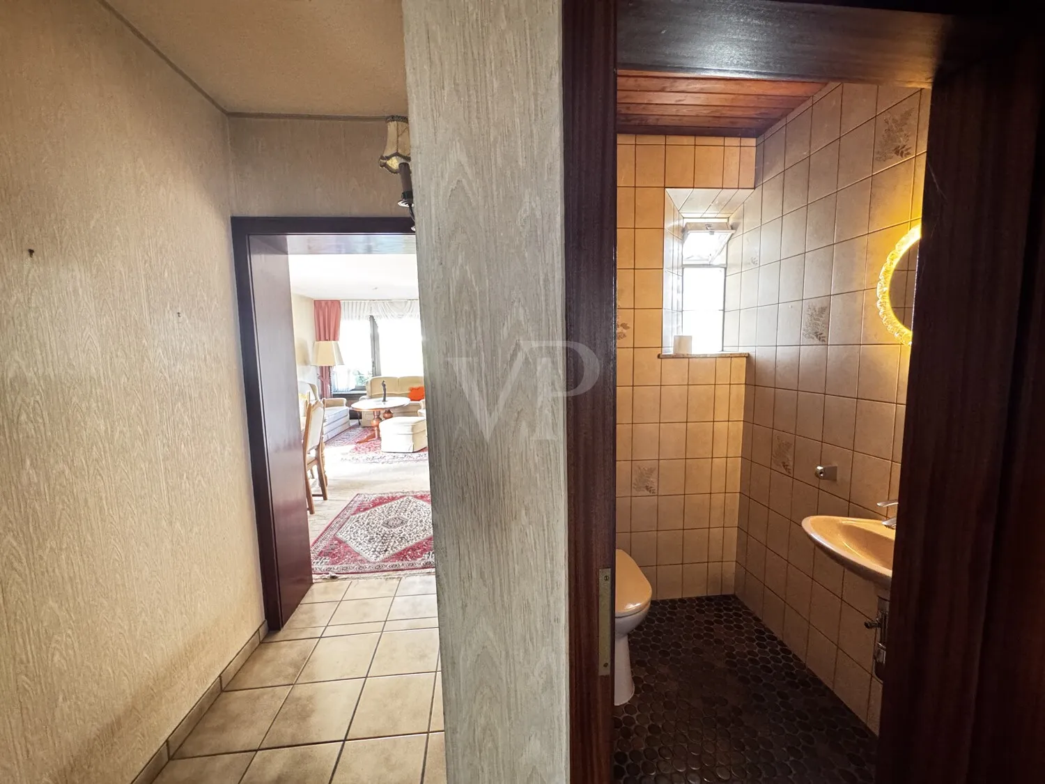 Familientraum in Völklingen! 
Doppelhaushälfte mit Gewächshaus und historischem Flair