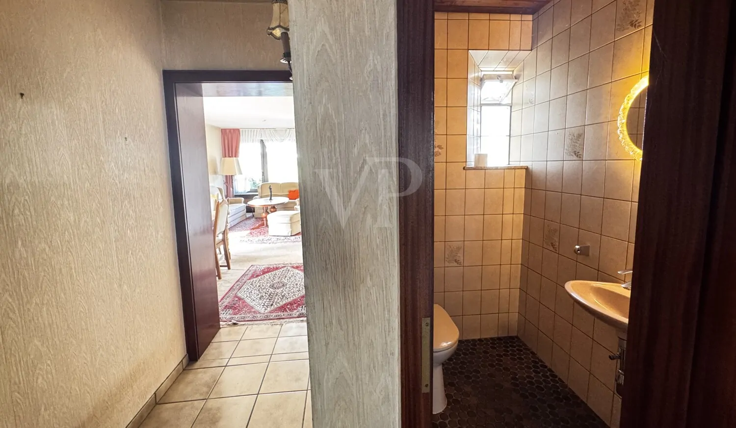 Familientraum in Völklingen! 
Doppelhaushälfte mit Gewächshaus und historischem Flair