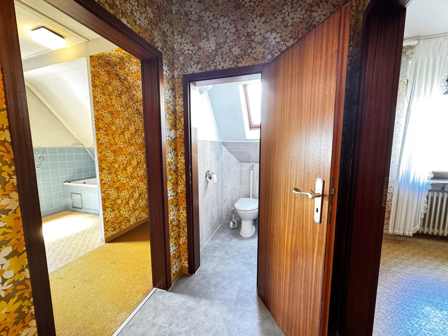 Familientraum in Völklingen! 
Doppelhaushälfte mit Gewächshaus und historischem Flair