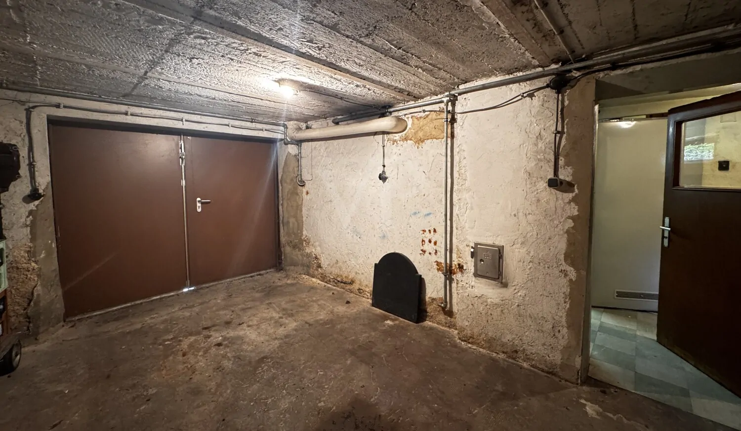 Familientraum in Völklingen! 
Doppelhaushälfte mit Gewächshaus und historischem Flair