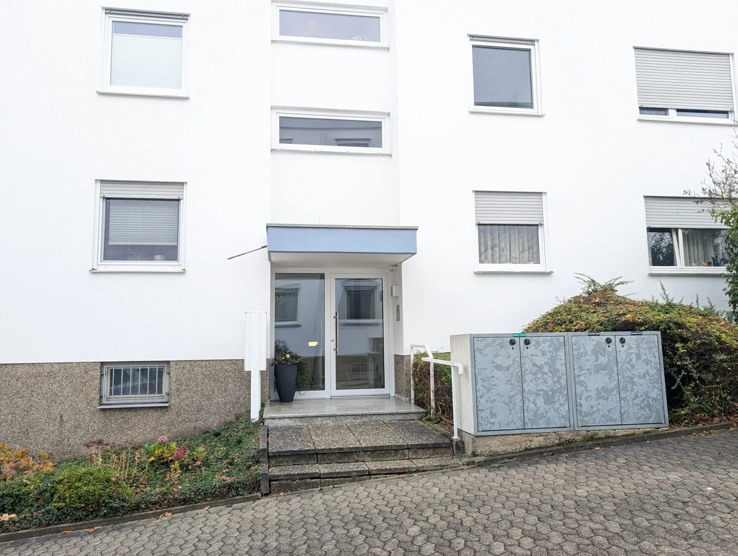 Großzügige Wohnung mit Balkon am unteren Rotenbühl
