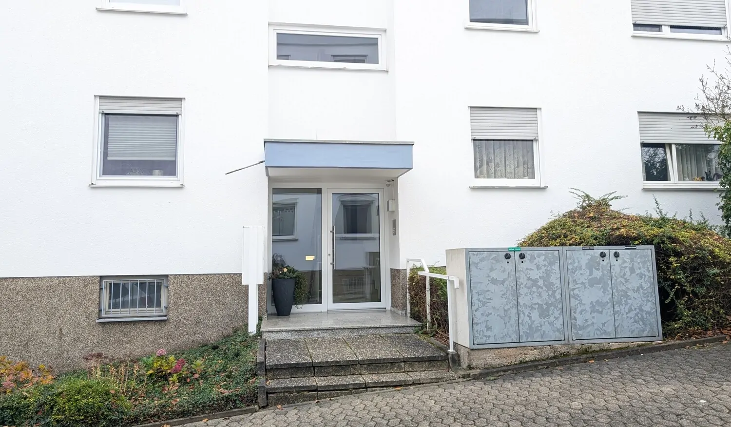 Großzügige Wohnung mit Balkon am unteren Rotenbühl