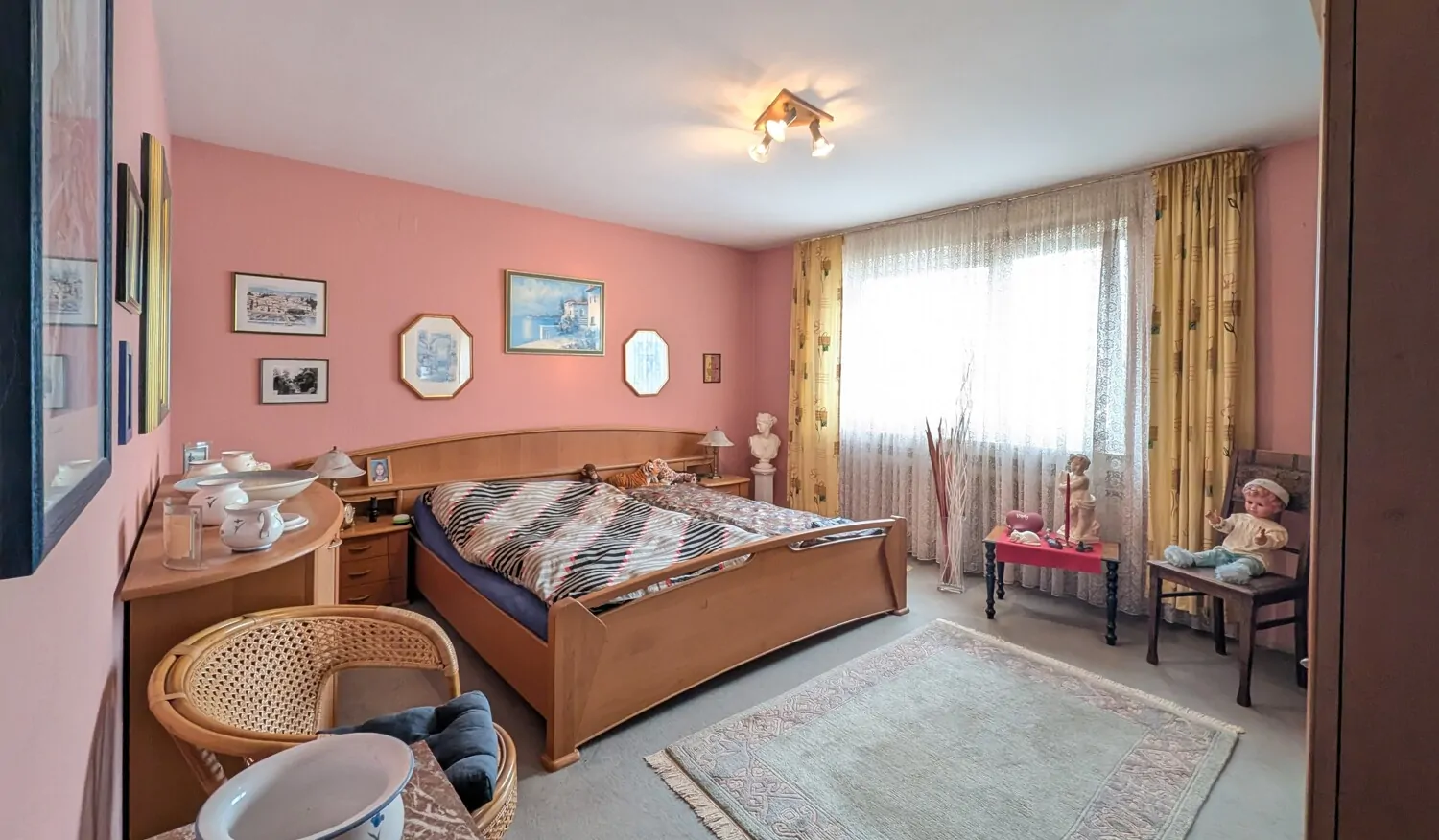 Großzügige Wohnung mit Balkon am unteren Rotenbühl