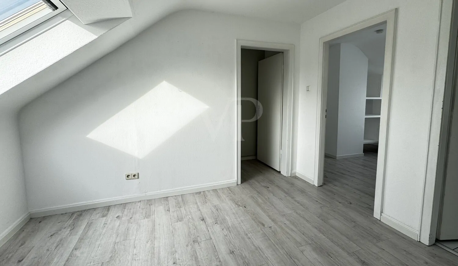 DG-Wohnung am Rotenbühl,
für Singles oder Anleger geeignet!