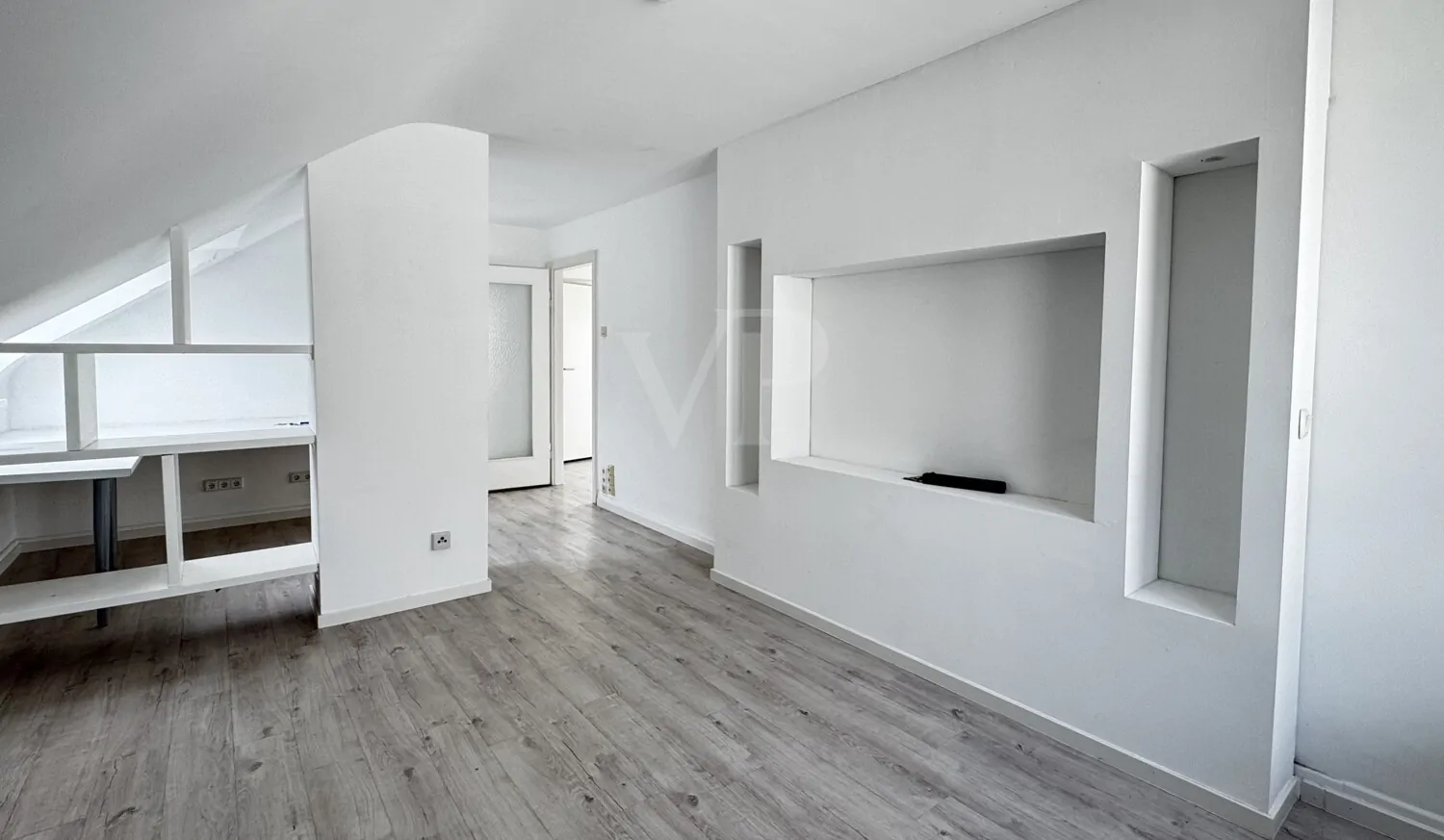 DG-Wohnung am Rotenbühl,
für Singles oder Anleger geeignet!