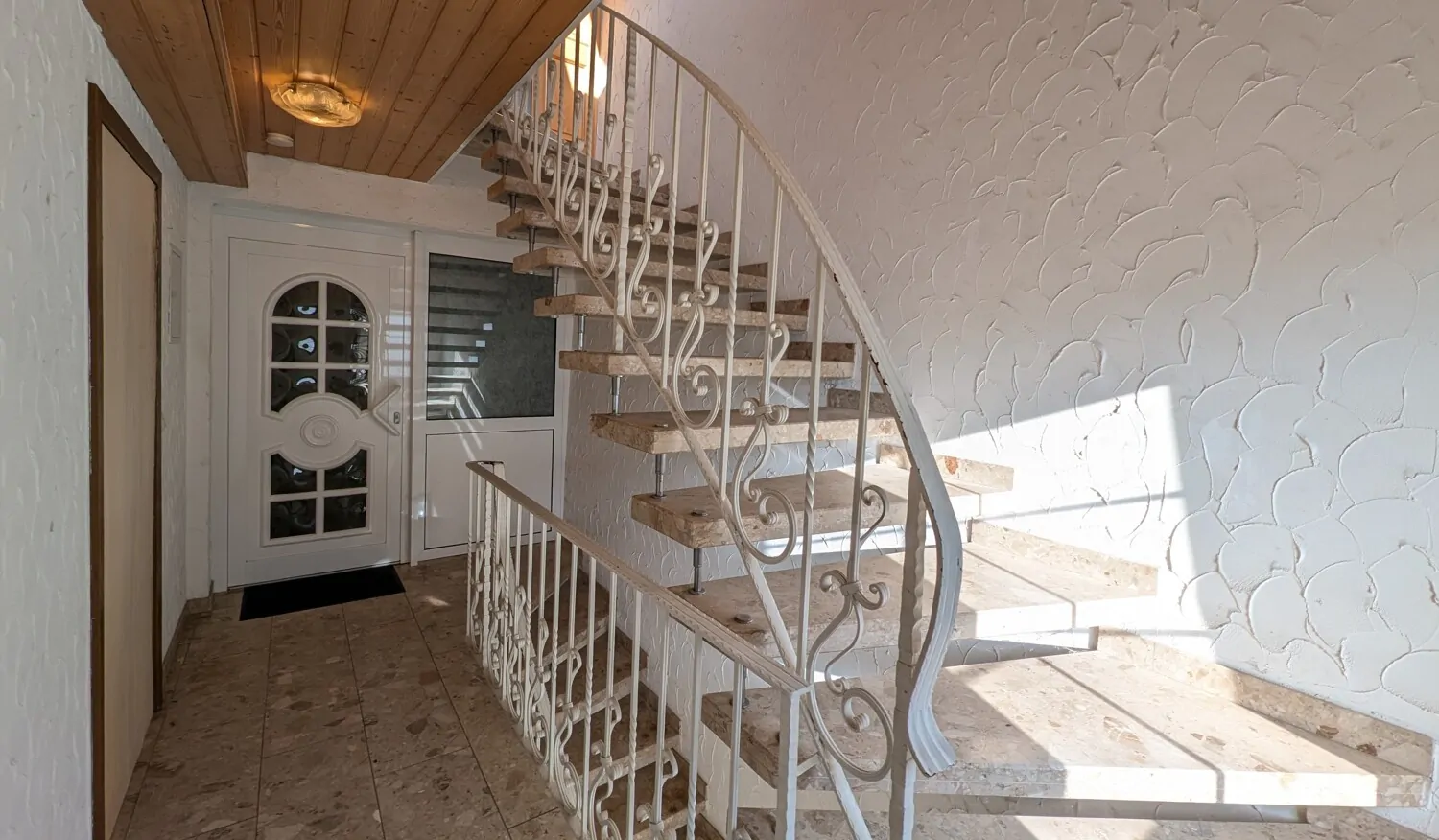 3-Familienhaus mit Potenzial – attraktive Kapitalanlage in Köllerbach